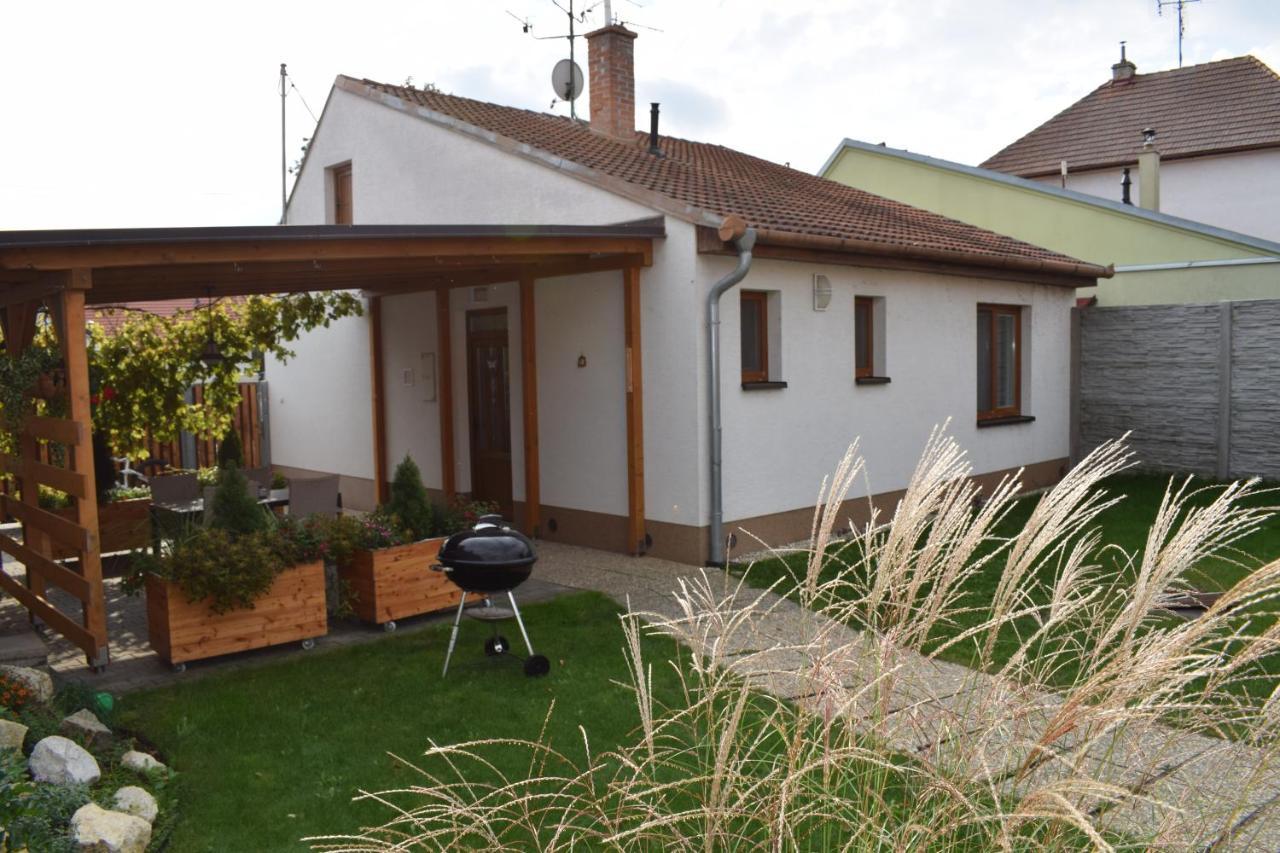 Bile Domky Apartman Lednice Kültér fotó