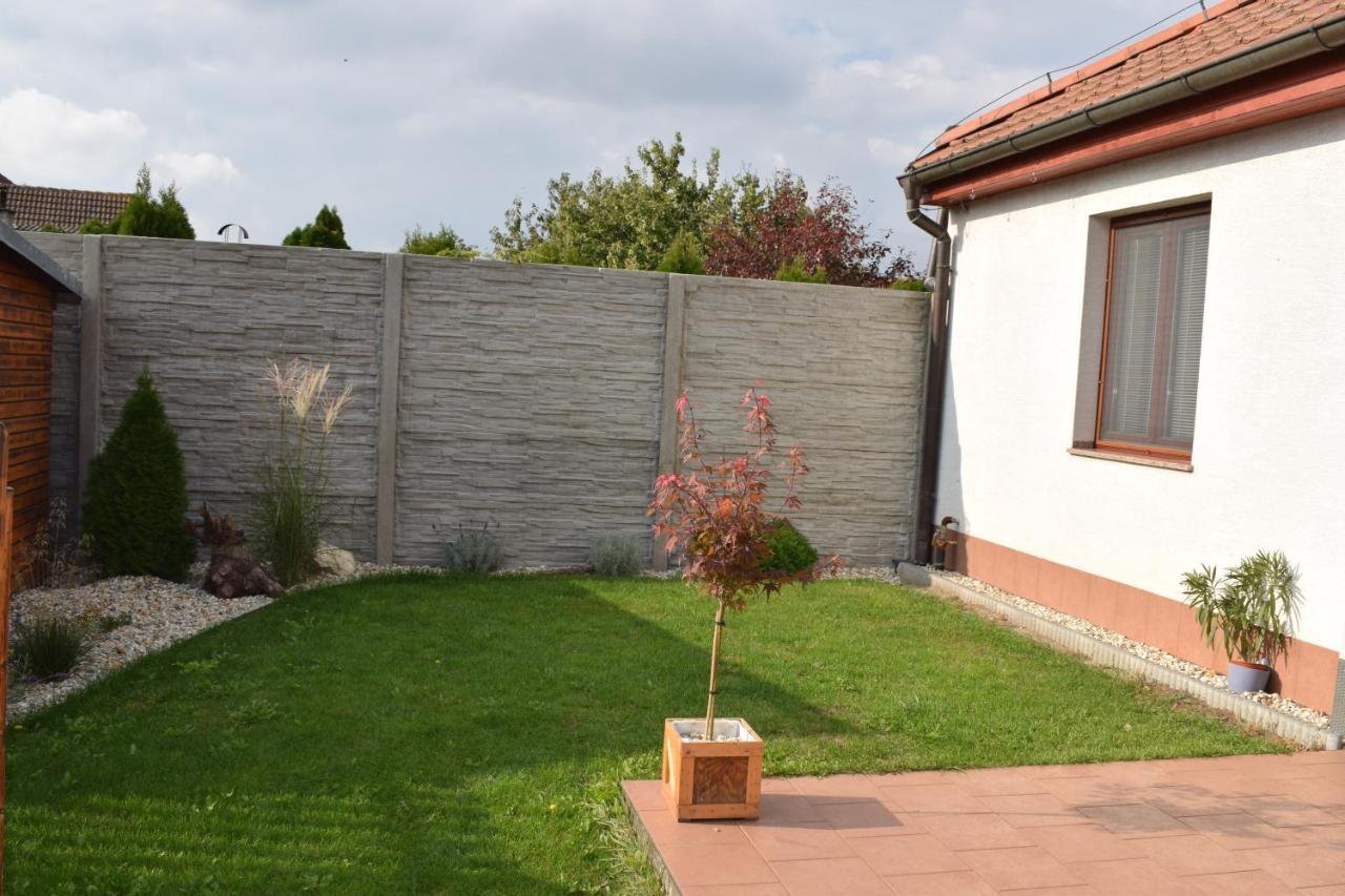 Bile Domky Apartman Lednice Kültér fotó