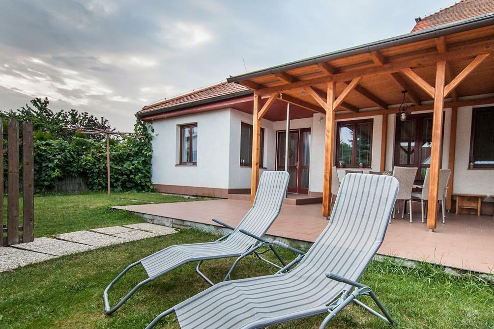 Bile Domky Apartman Lednice Kültér fotó