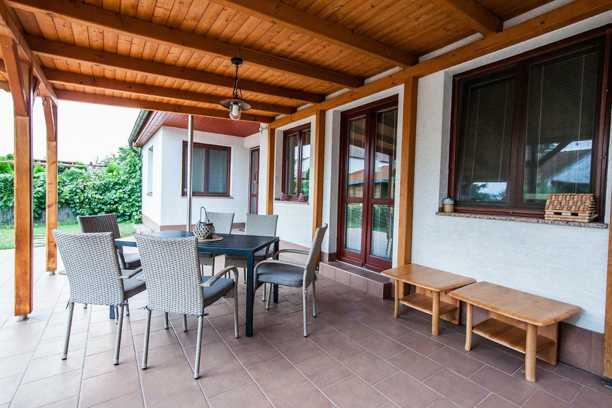 Bile Domky Apartman Lednice Kültér fotó